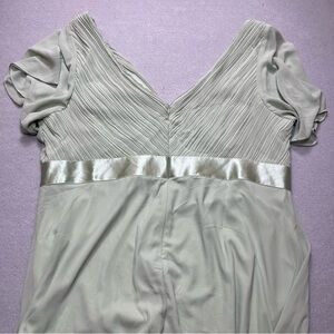 Satin-Trim Pleated V-Neck Mother of the bride Dress in Pale Sage Plus Size